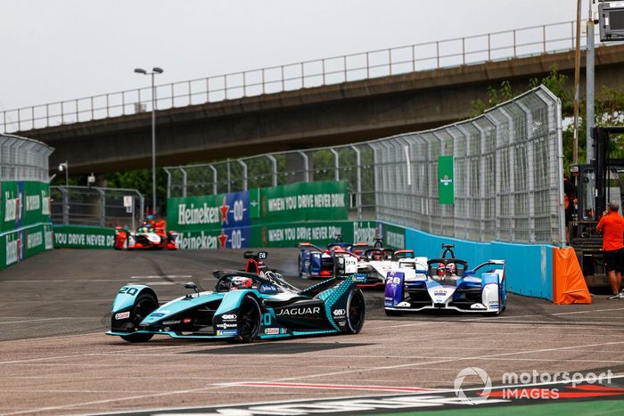 Mitch Evans, Jaguar Racing, Jaguar I-TYPE 5, Maximilian Gunther, BMW i Andretti Motorsport, BMW iFE.21