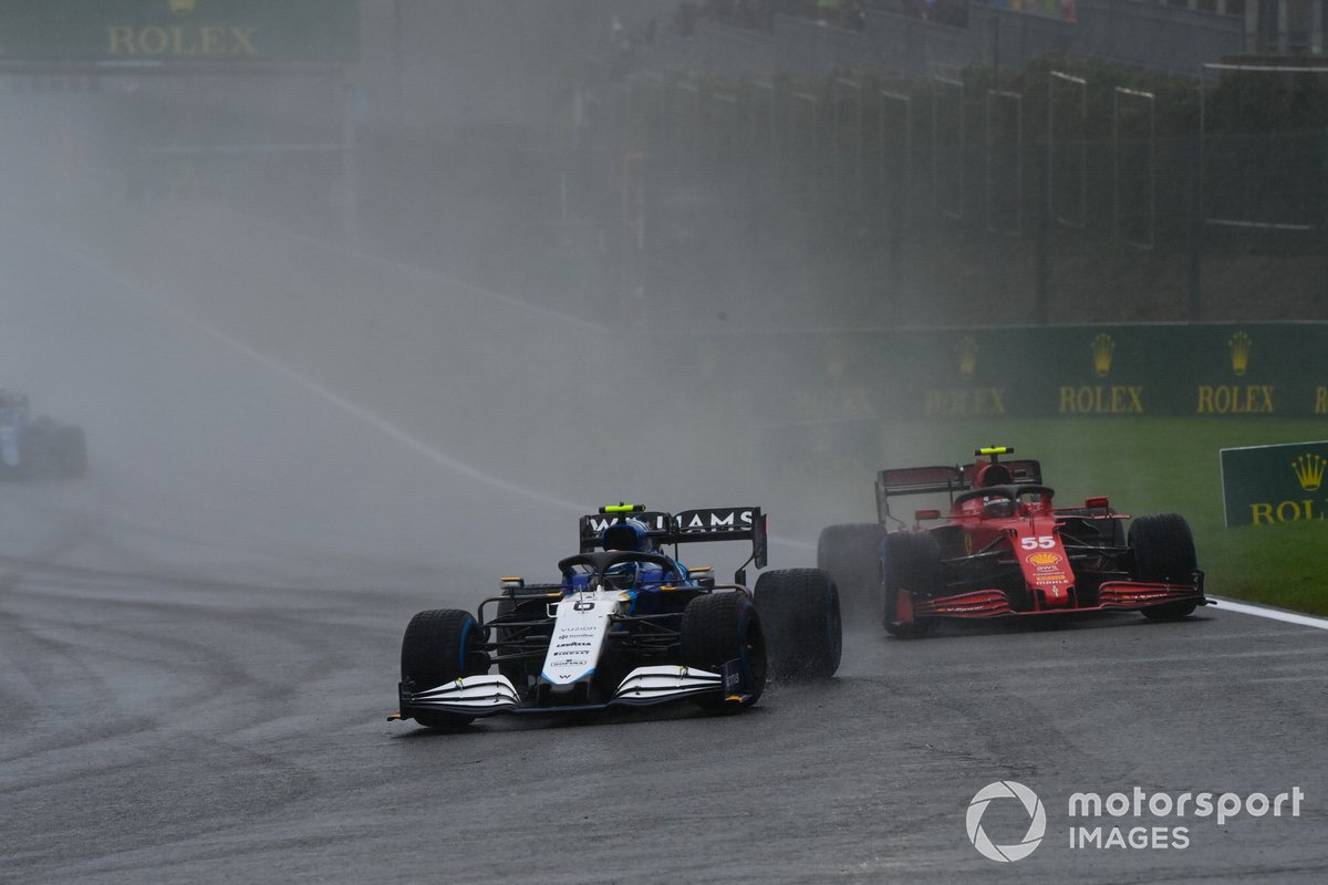 Nicholas Latifi, Williams FW43B, Carlos Sainz Jr., Ferrari SF21