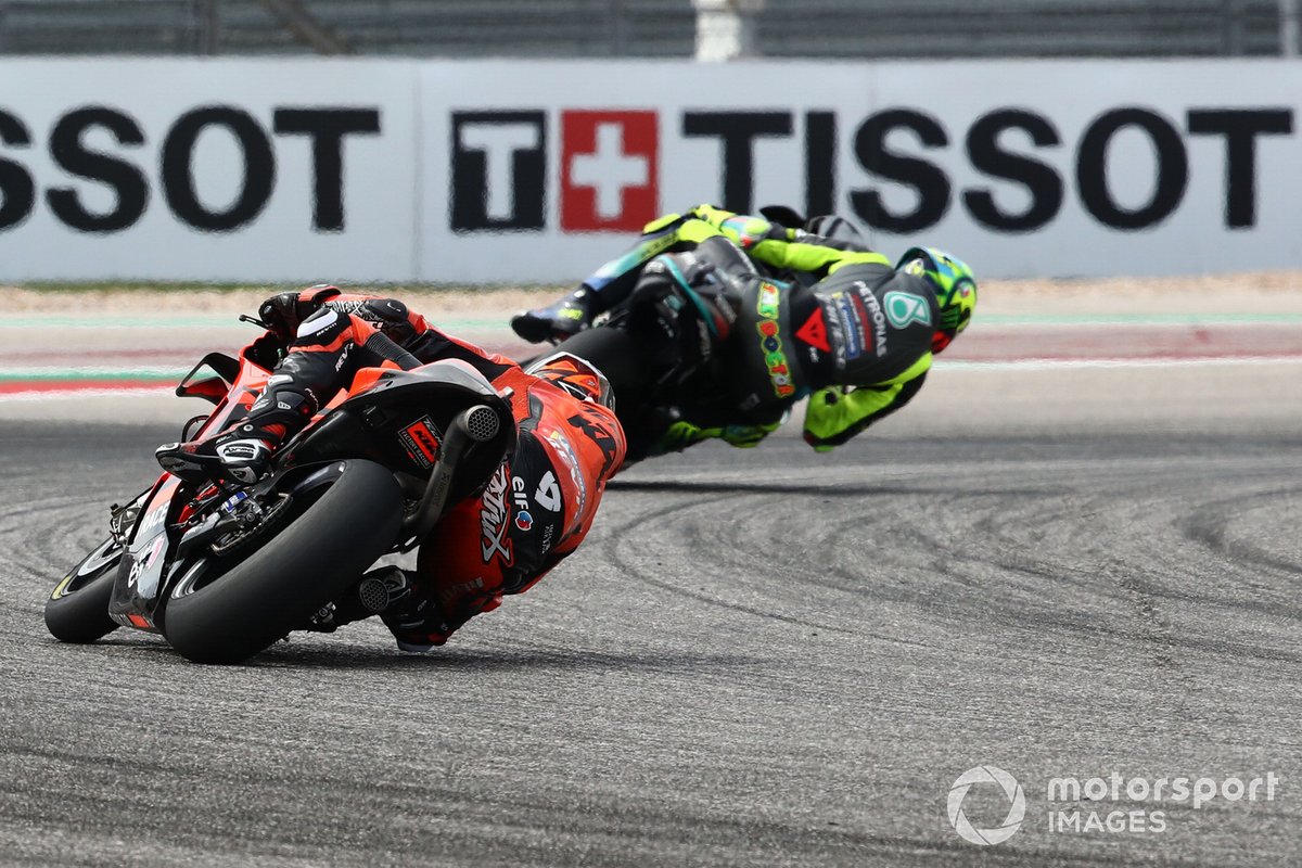 Danilo Petrucci derrière Valentino Rossi