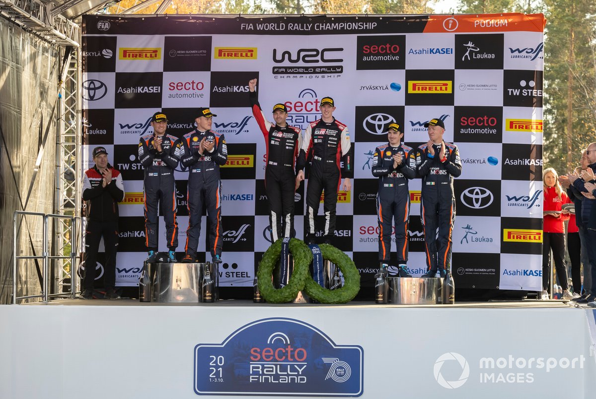 Podio: vincitore Elfyn Evans, Scott Martin, Toyota Gazoo Racing WRT Toyota Yaris WRC, secondo posto Ott Tänak, Martin Järveoja, Hyundai Motorsport Hyundai i20 Coupe WRC, terzo posto Craig Breen, Paul Nagle, Hyundai Motorsport Hyundai i20 Coupe WRC, Jari-Matti Latvala, Team principal Toyota Gazoo Racing