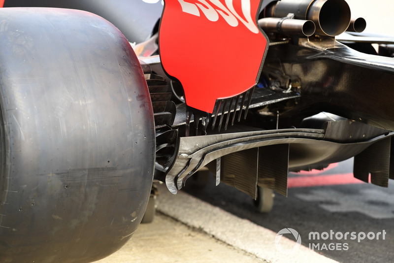 Red Bull Racing RB14 detalhe difusor traseiro
