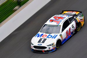 Clint Bowyer, Stewart-Haas Racing, Ford Fusion Mobil 1/Rush Truck Centers