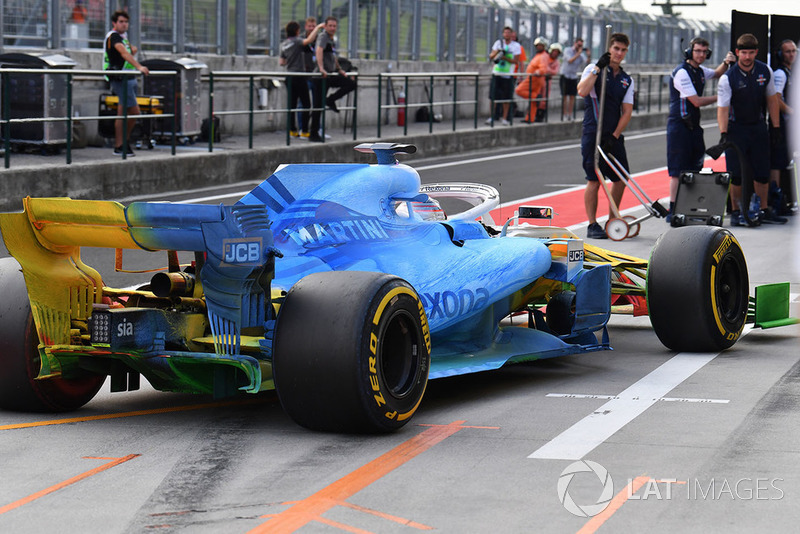 Robert Kubica, Williams FW41 con parafina aerodinámica sobre todo el automóvil