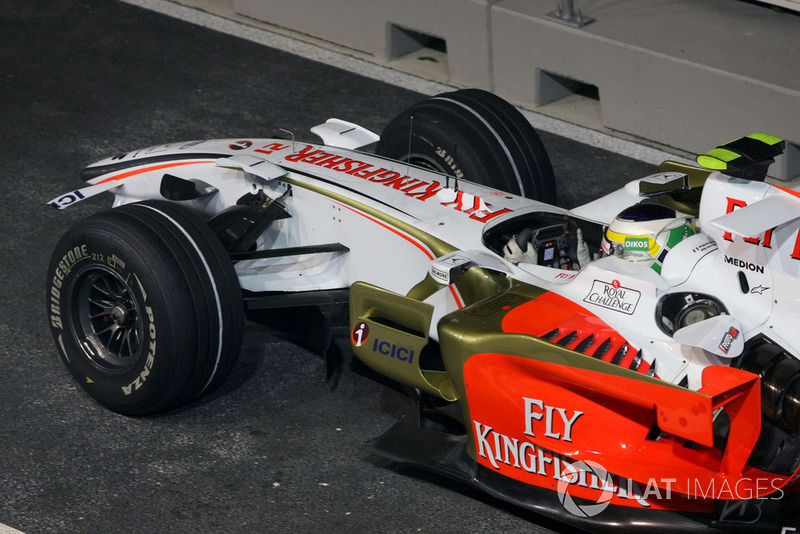 El alerón dañado de Giancarlo Fisichella, Force India F1 VJM01