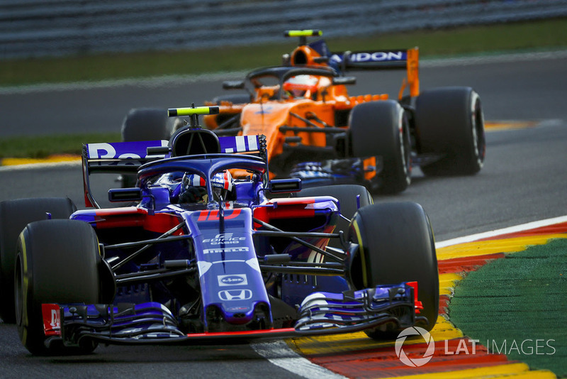 Brendon Hartley, Scuderia Toro Rosso STR13, Stoffel Vandoorne, McLaren MCL33