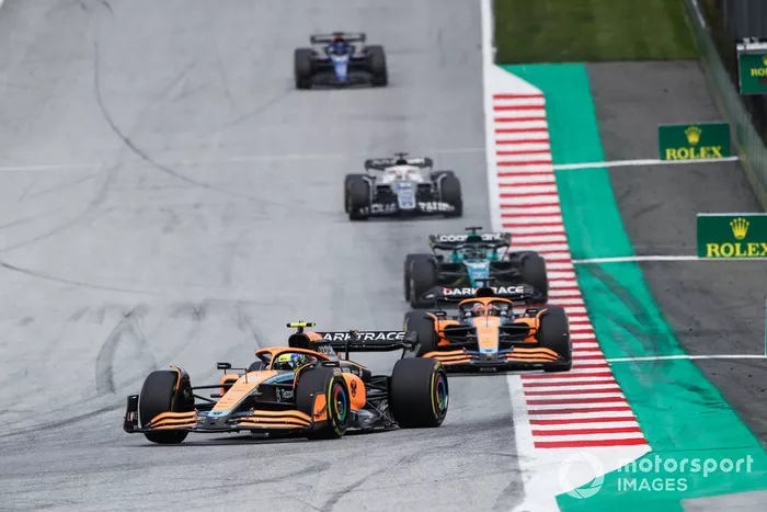 Lando Norris, McLaren MCL36, Daniel Ricciardo, Lance Stroll, Aston Martin AMR22