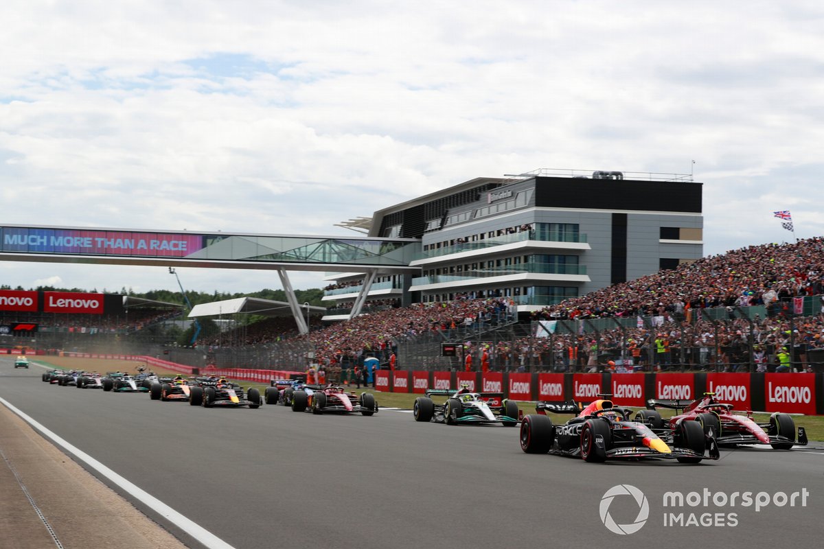 Max Verstappen, Red Bull Racing RB18, Carlos Sainz, Ferrari F1-75, Lewis Hamilton, Mercedes W13, Charles Leclerc, Ferrari F1-75