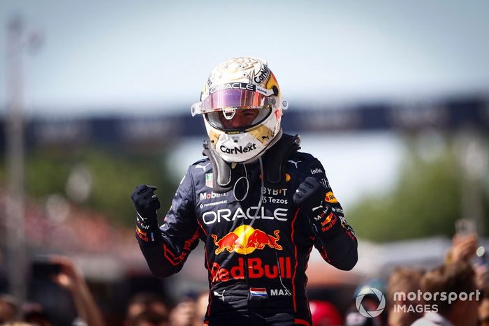 Ganador Max Verstappen, Red Bull Racing,celebra en Parc Ferme