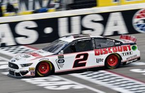 Brad Keselowski, Team Penske, Ford Mustang Discount Tire