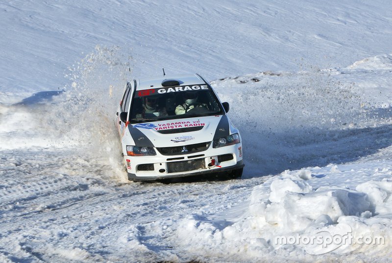 Öncü Araç: TOSFED Başkanı Eren Üçlertoprağı, Mitsubishi Lancer EVOIX