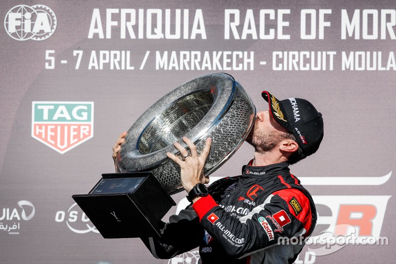 Podio: ganador Esteban Guerrieri, ALL-INKL.COM Münnich Motorsport Honda Civic Type R TCR