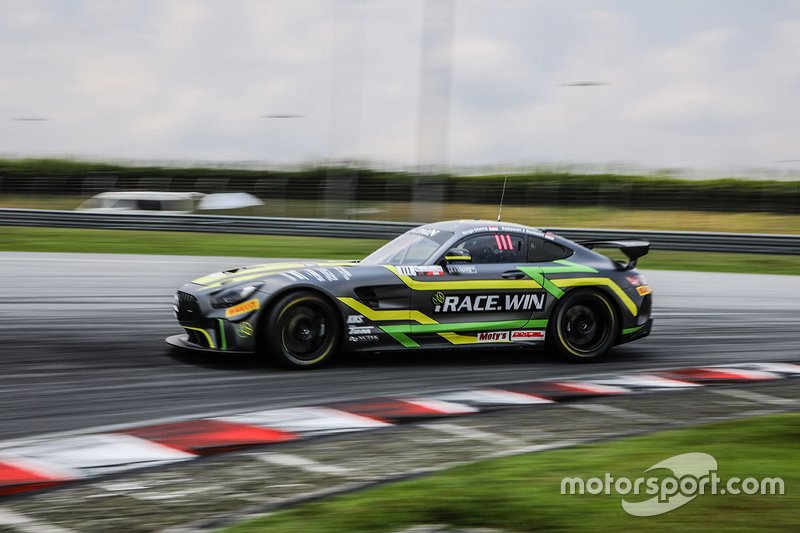 #111 Team iRace.Win Mercedes-AMG GT4: Setiawan Santoso