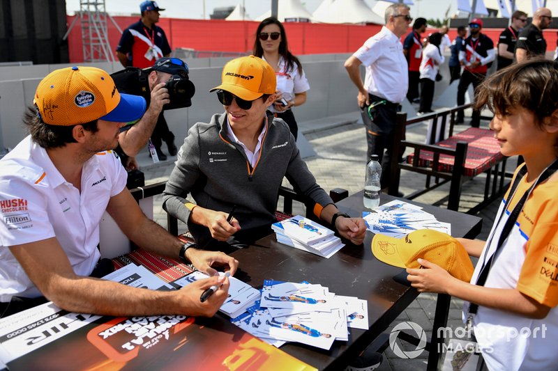 Carlos Sainz Jr., McLaren y Lando Norris, McLaren