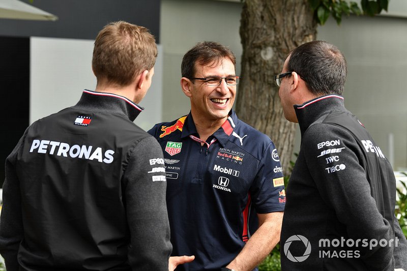 Mercedes ve Red Bull personeli