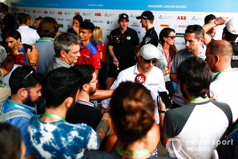 Felipe Massa, Venturi Formula E talks to the press