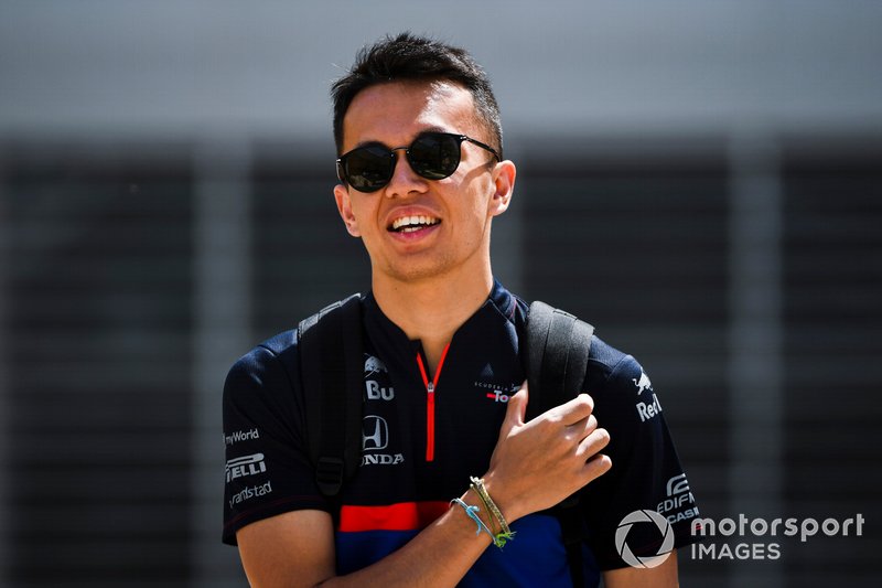 Alexander Albon, Toro Rosso, arriva nel paddock
