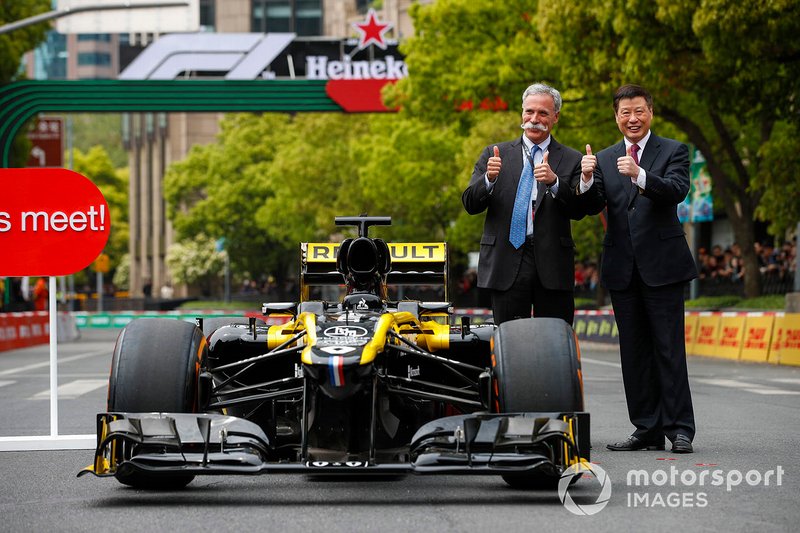 Unveiling car with Chase Carey, Chairman, Formula 1