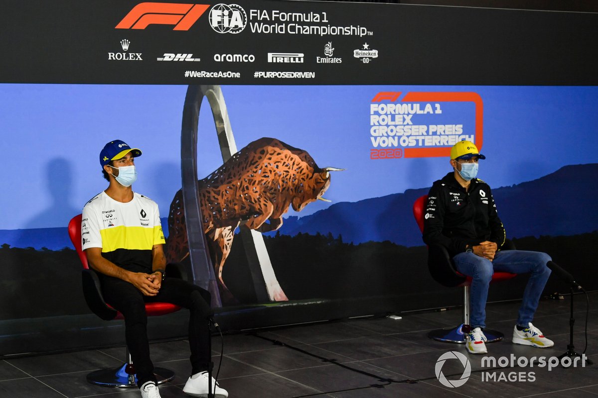 Daniel Ricciardo, Renault F1 Team y Esteban Ocon, Renault F1 Team en la conferencia de prensa