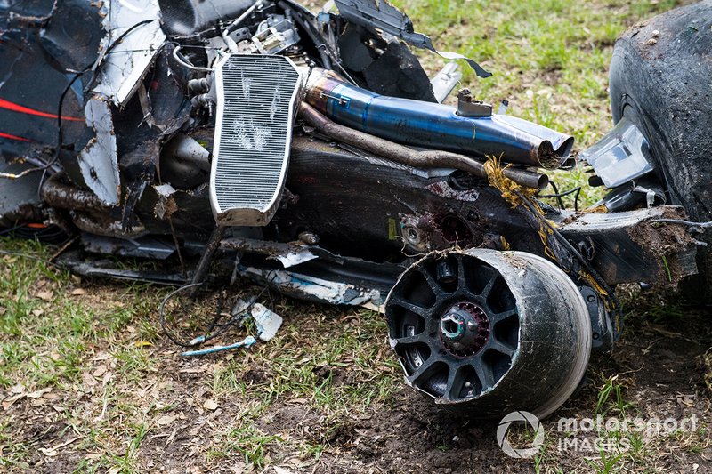 La voiture accidentée de Fernando Alonso, McLaren MP4-31