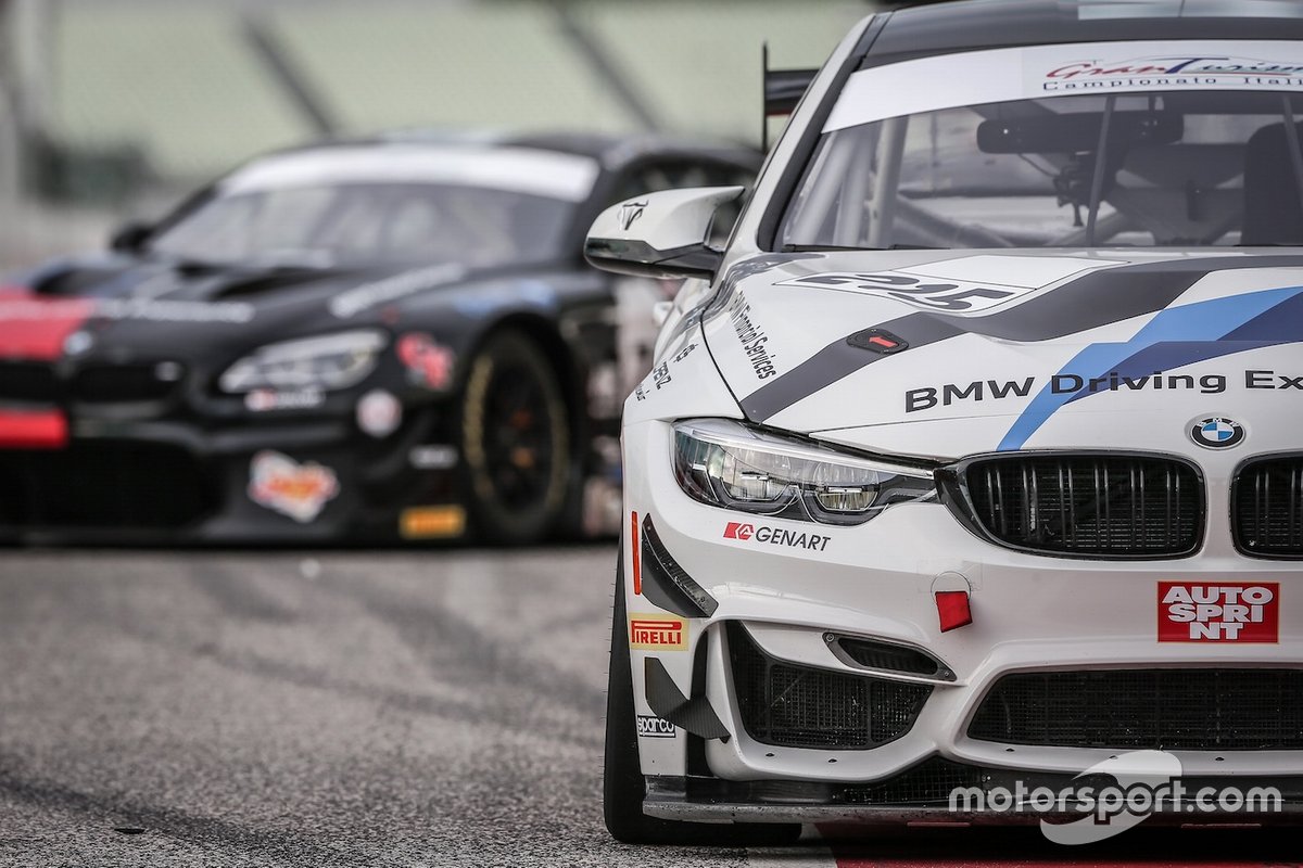 BMW M4 GT4, BMW Team Italia