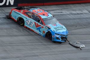 Darrell Wallace Jr., Richard Petty Motorsports, Chevrolet Camaro hace trompos durante el All-Star Open