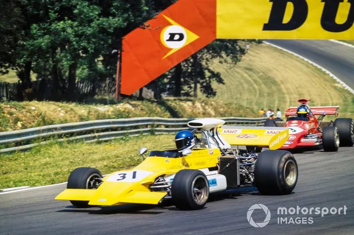 Mike Beuttler, March 721G Ford leads Ronnie Peterson, March 721G Ford