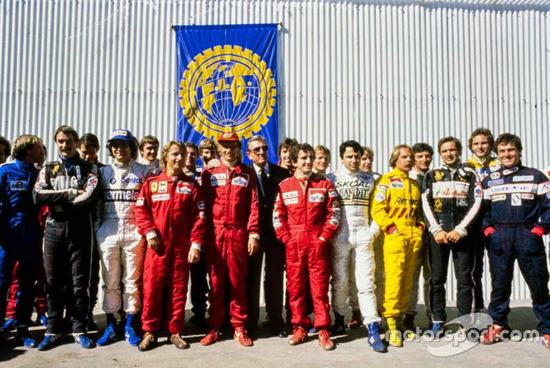 Drivers group photo with Jean-Marie Balestre