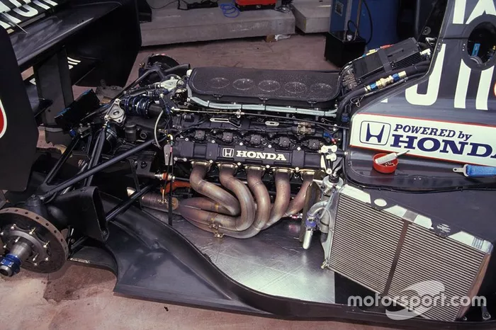 A Honda 3.5 V10 engine in a Tyrrell 020
