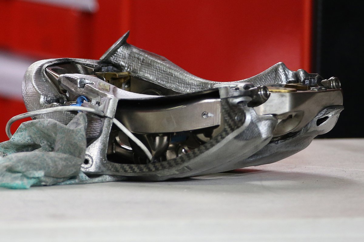 Dettaglio della pinza del freno Ferrari