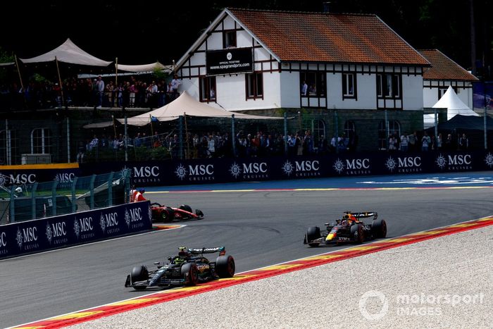 Lewis Hamilton, Mercedes F1 W14, Max Verstappen, Red Bull Racing RB19, Carlos Sainz, Ferrari SF-23