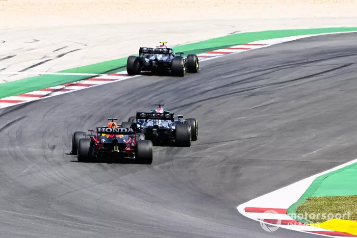 Valtteri Bottas, Mercedes W12, Lewis Hamilton, Mercedes W12, Max Verstappen, Red Bull Racing RB16B