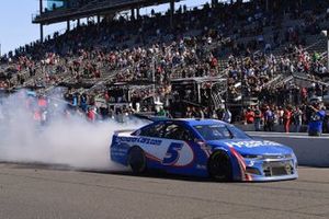 Race winner Kyle Larson, Hendrick Motorsports, Chevrolet Camaro HendrickCars.com