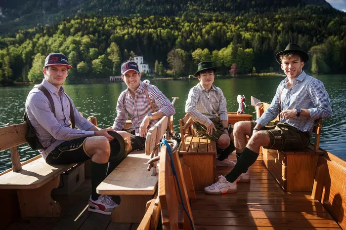 Max Verstappen, Sergio Perez, Red Bull Racing, Yuki Tsunoda y Pierre Gasly, AlphaTauri