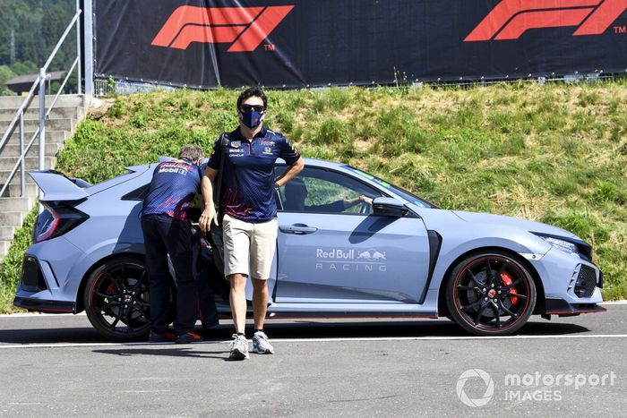 Sergio Pérez llega al Red Bull Racing