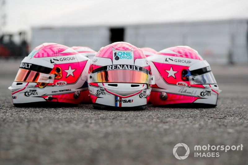 Capacetes de Jack Aitken, Campos Racing, Guanyu Zhou, UNI Virtuosi Racing, Max Fewtrell, ART Grand Prix Ye Yifei, Hitech Grand Prix Christian Lundgaard, ART Grand Prix