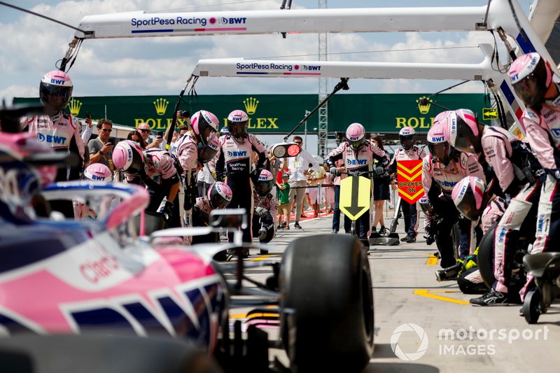 Práctica de pit stop en Racing Point