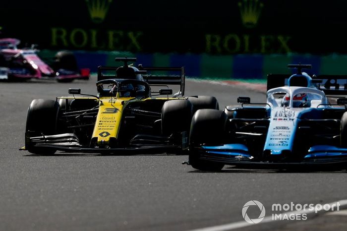 George Russell, Williams Racing FW42, Daniel Ricciardo, Renault F1 Team R.S.19