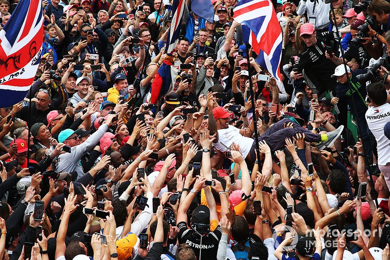 Lewis Hamilton, Mercedes AMG F1, 1st position,