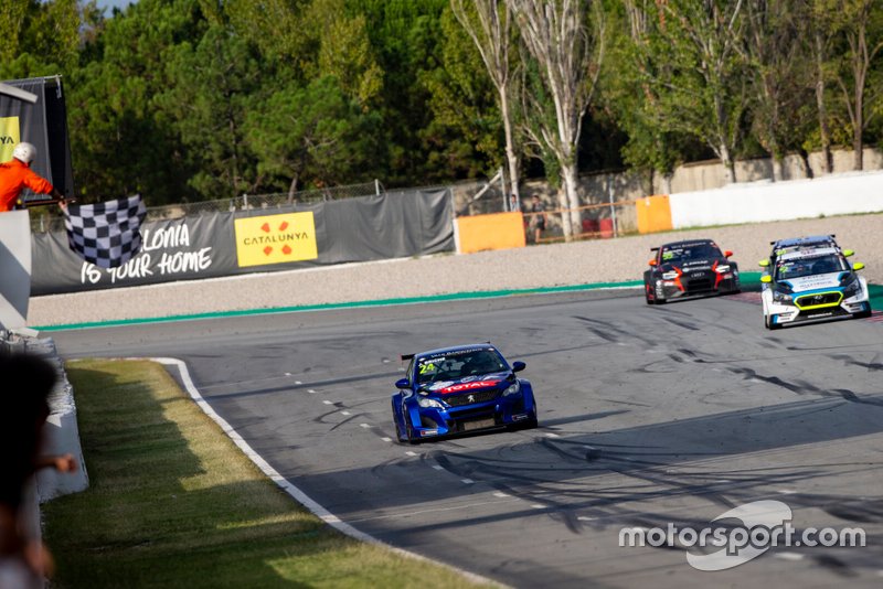 Il vincitore della gara Julien Briché, JSB Compétition Peugeot 308 TCR