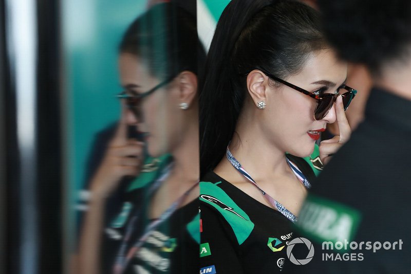 Petronas Yamaha SRT girl