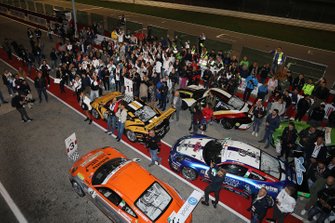 Porsche nel parco chiuso
