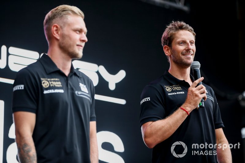 Kevin Magnussen, Haas F1 Team, and Romain Grosjean, Haas F1 Team, on stage