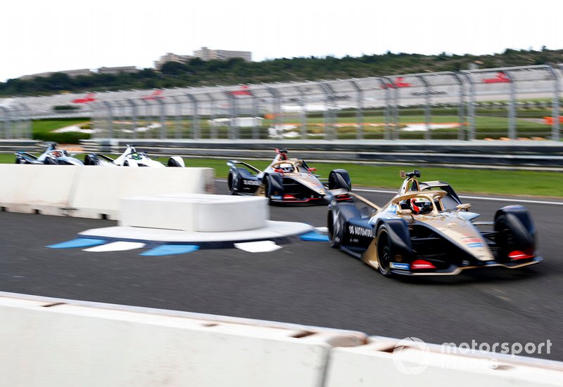 Antonio Felix da Costa, DS Techeetah, DS E-Tense FE20 ahead of Jean-Eric Vergne, DS TECHEETAH, DS E-Tense FE20, Felipe Massa, Venturi Formula E, EQ Silver Arrow 01