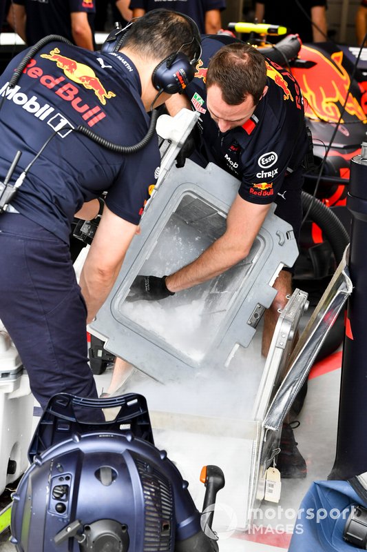 Red Bull mechanics with dry ice for cooling