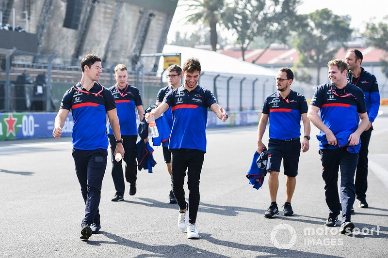 Pierre Gasly, Toro Rosso, fait une reconnaissance de la piste