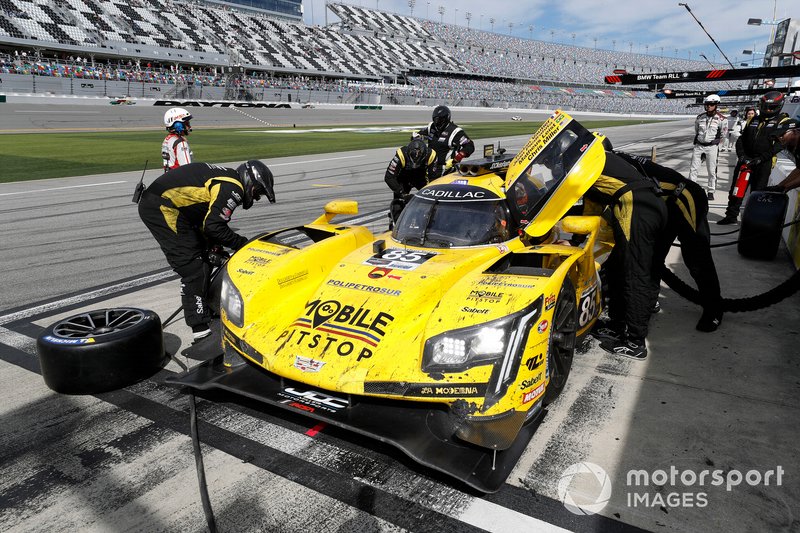 #85 JDC-Miller Motorsports Cadillac DPi, DPi: Matheus Leist, Chris Miller, Tristan Vautier, Juan Piedrahita, pit stop