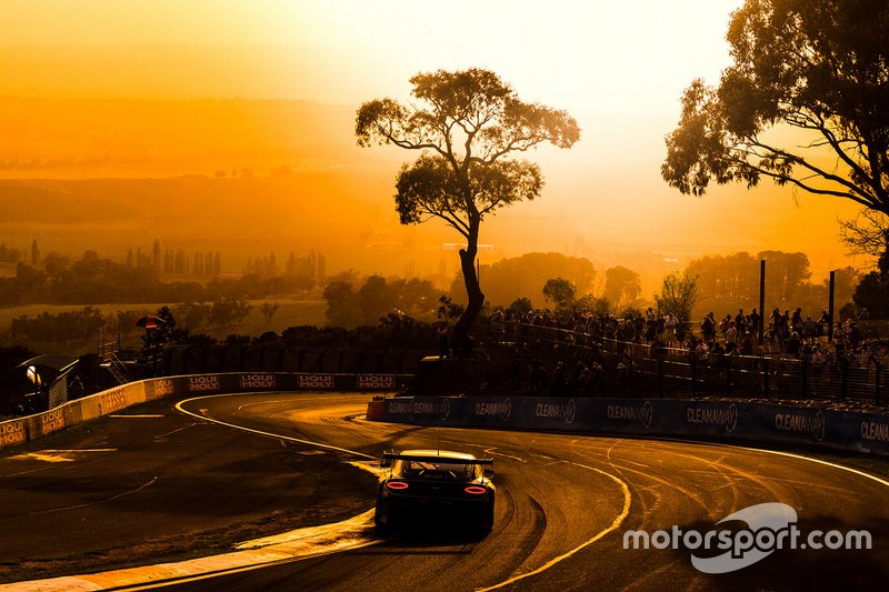 #8 Bentley Team M-Sport Bentley Continental GT3: Alex Buncombe, Oliver Jarvis, Sebastian Morris