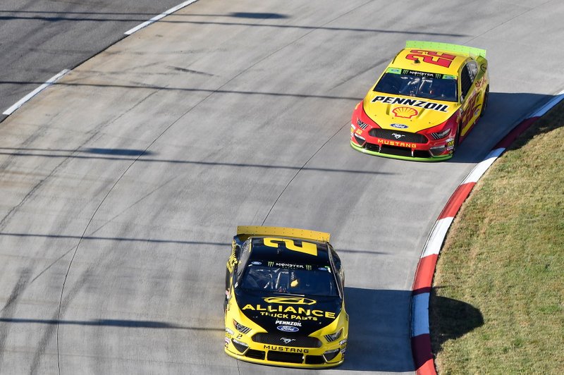 Brad Keselowski, Team Penske, Ford Mustang Alliance Truck Parts, Ryan Blaney, Team Penske, Ford Mustang Menards/Richmond