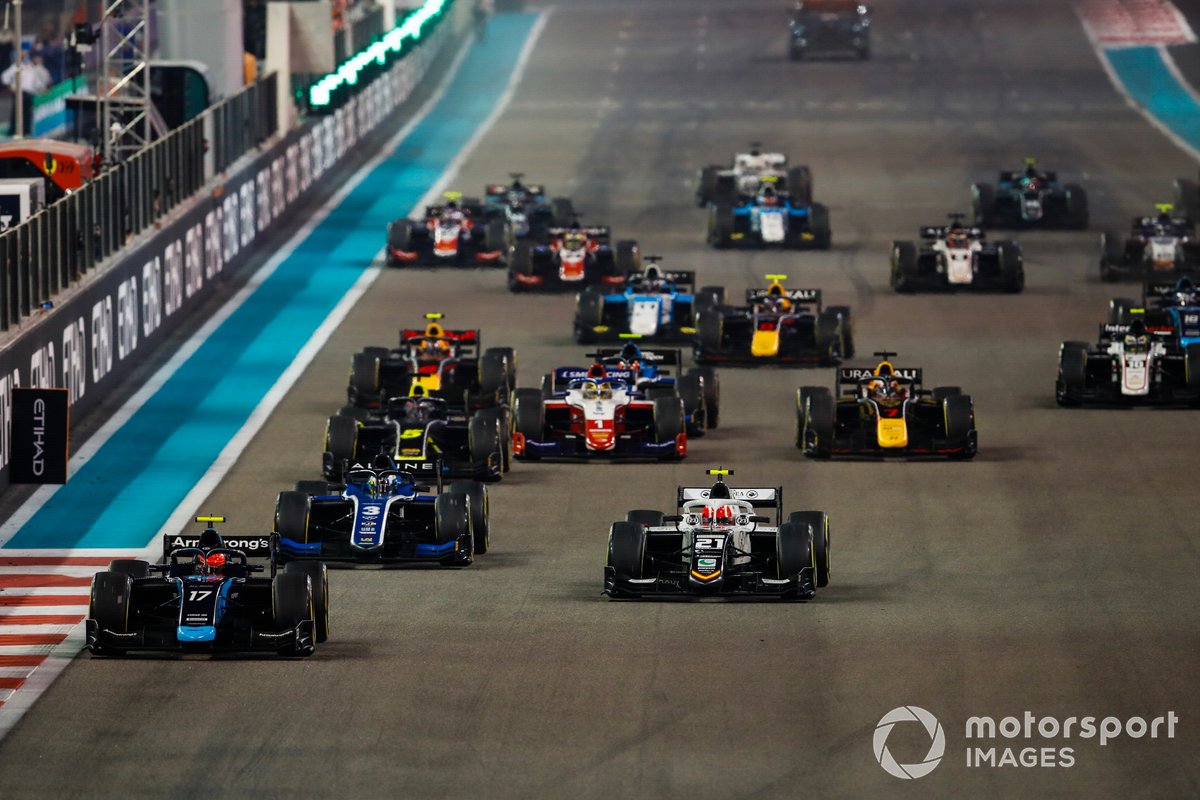 Marcus Armstrong, Dams, Ralph Boschung, Campos Racing, Guanyu Zhou, Uni-Virtuosi Racing, Theo Pourchaire, ART Grand Prix, en la salida
