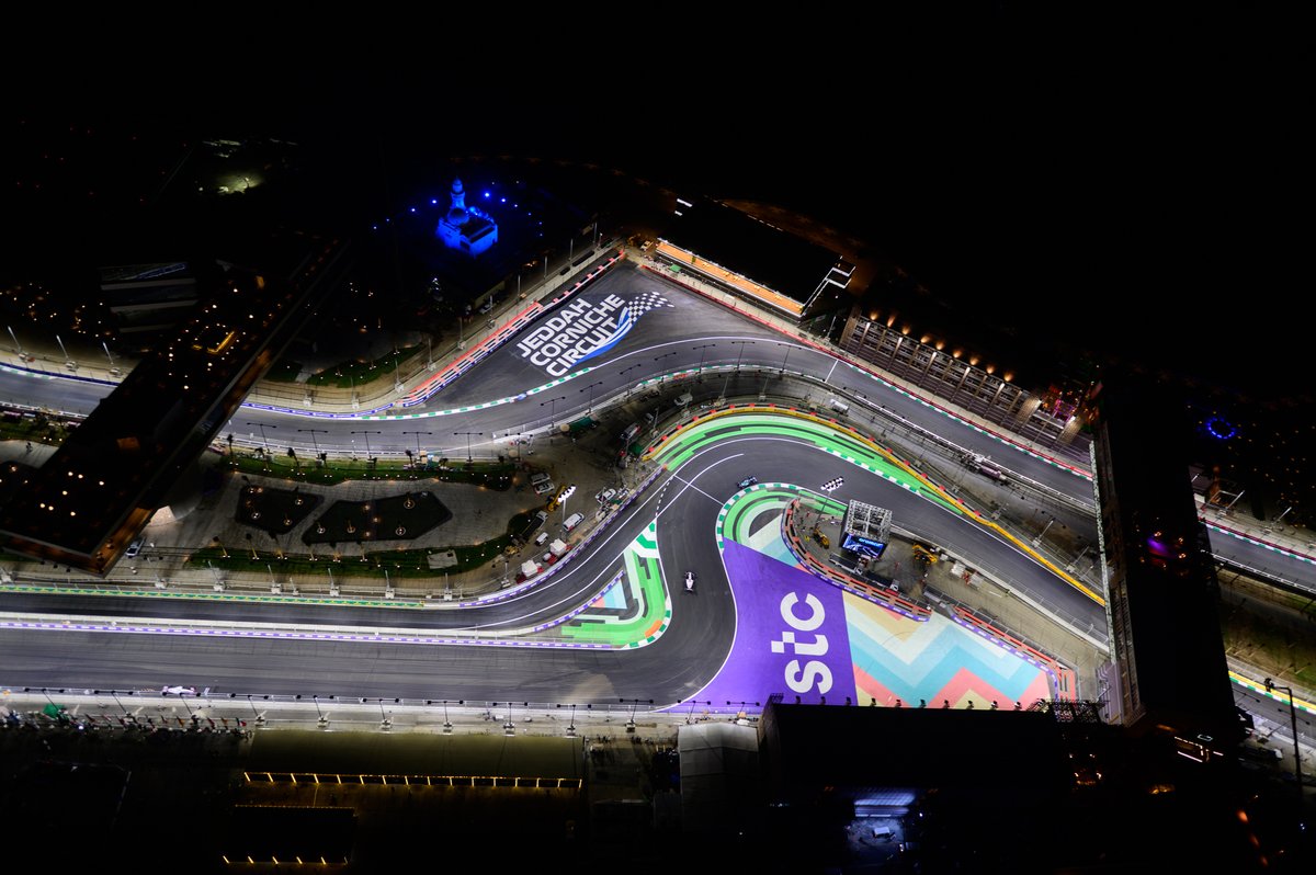 Vista nocturna del circuito Yeda Corniche